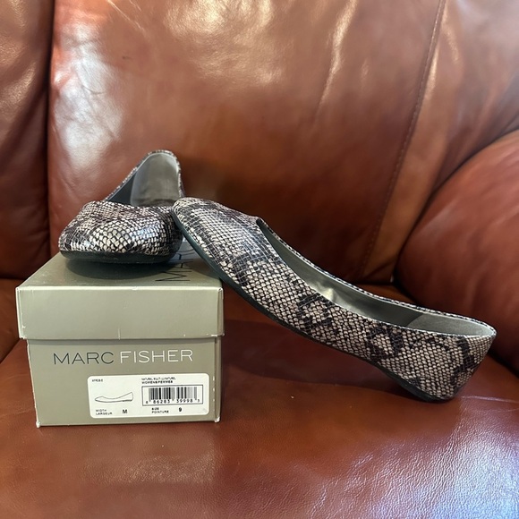 Marc Fisher Black and Gray Flats - Picture 5 of 6